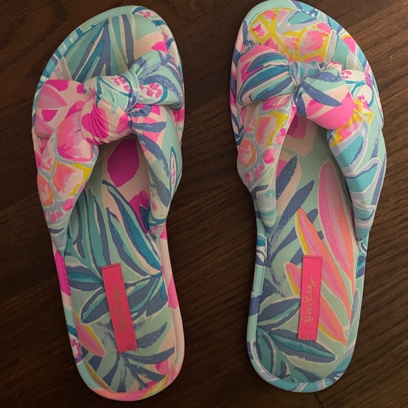 Lilly Pulitzer Shoes - Lilly Pulitzer slippers size S/M